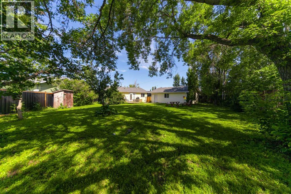 4705 52 Street - 32