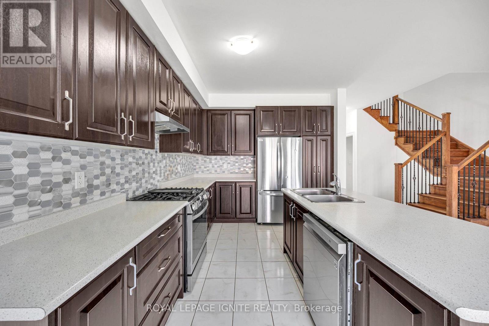 9 ALAN WILLIAMS TRAIL - 14