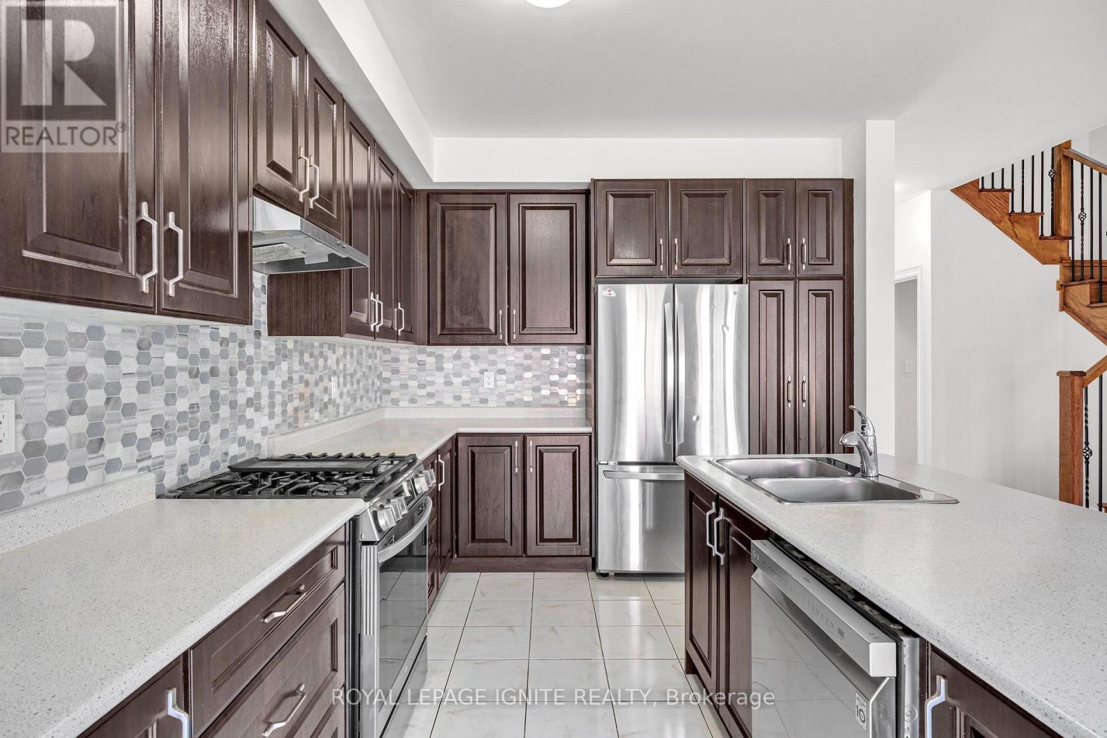 9 ALAN WILLIAMS TRAIL - Image 15