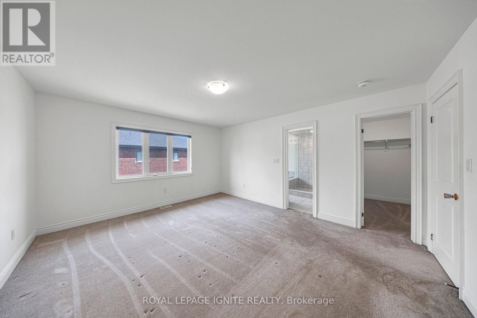 9 ALAN WILLIAMS TRAIL - 34