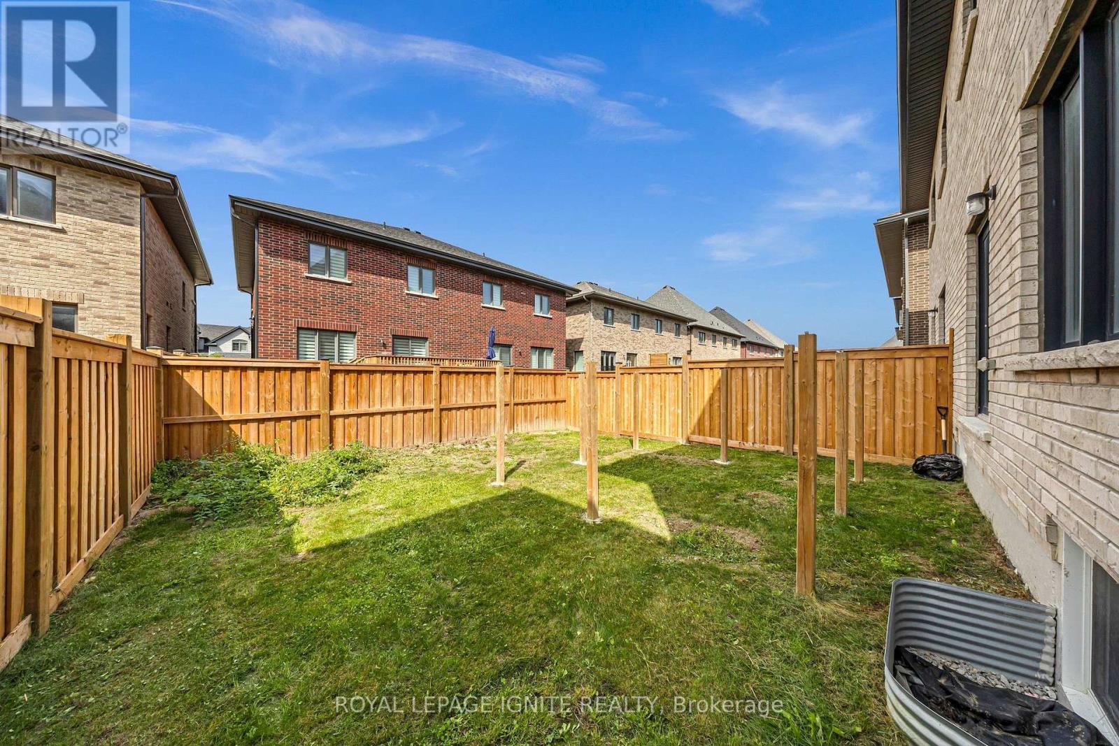 9 ALAN WILLIAMS TRAIL - Image 39