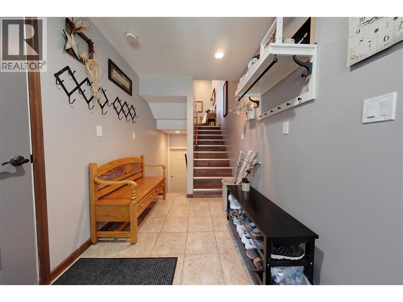 #3 1840 Kelowna Crescent, Cranbrook, British Columbia, V1C6L6, Cranbrook, British Columbia — photo 2 of 5