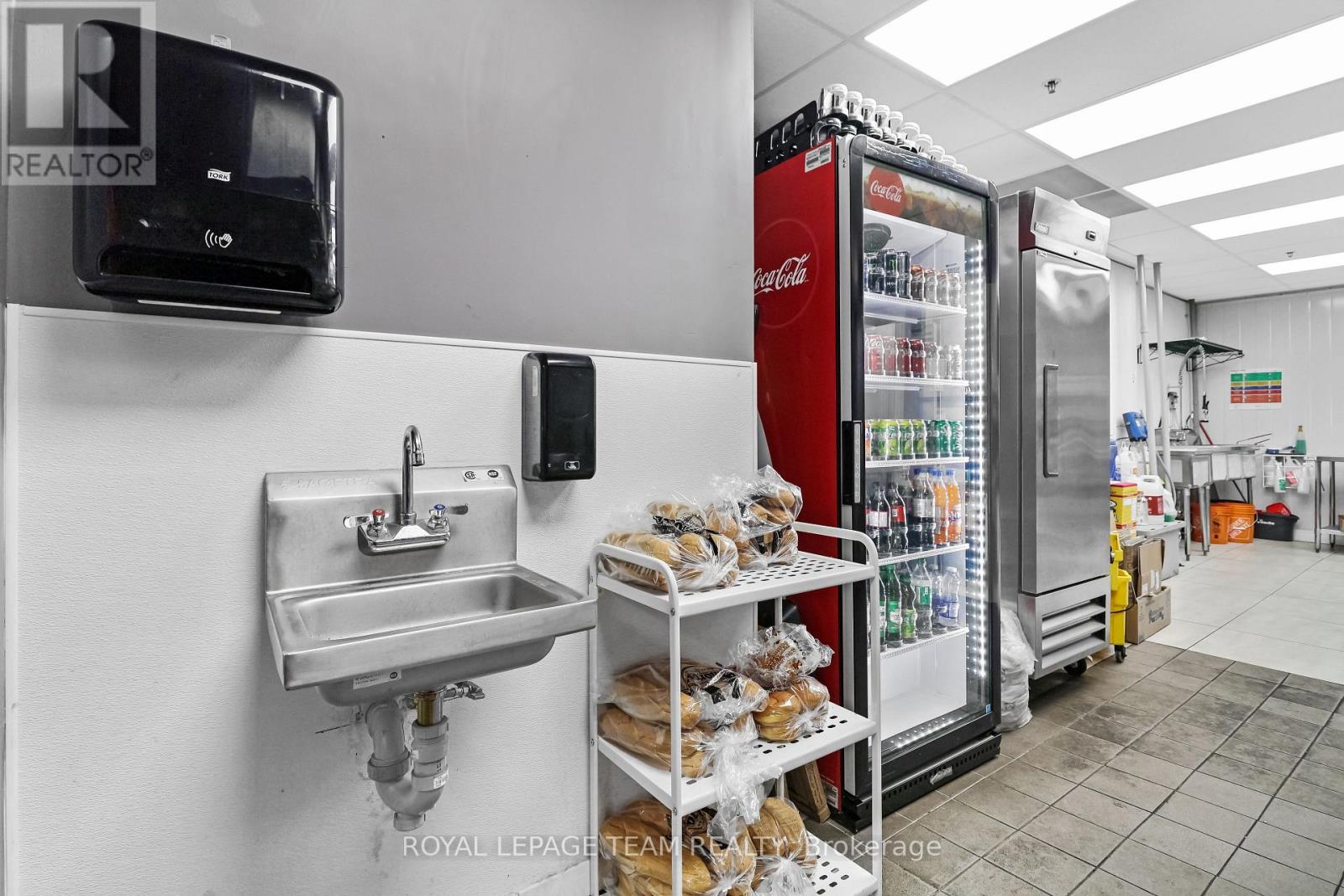 Business for Sale in Ottawa – 50 BYWARD MARKET SQUARE, Ottawa – MLS# X13727384 - Image 12