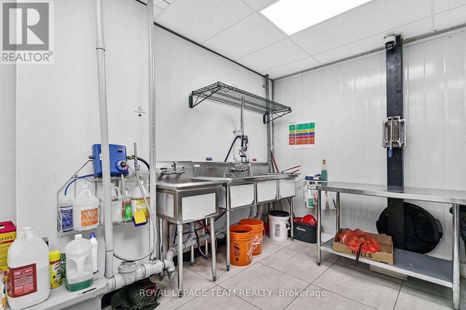 Business for Sale in Ottawa – 50 BYWARD MARKET SQUARE, Ottawa – MLS# X13727384 - Image 13
