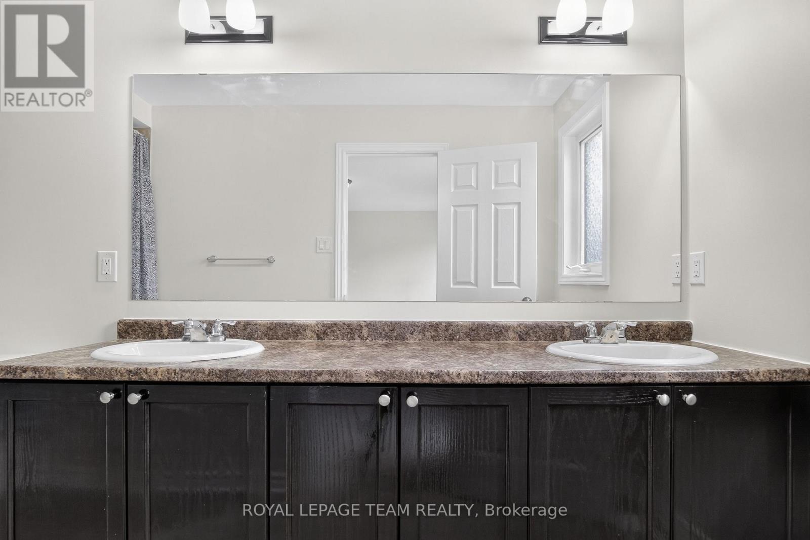 217 CONIFER CREEK CIRCLE - Image 33