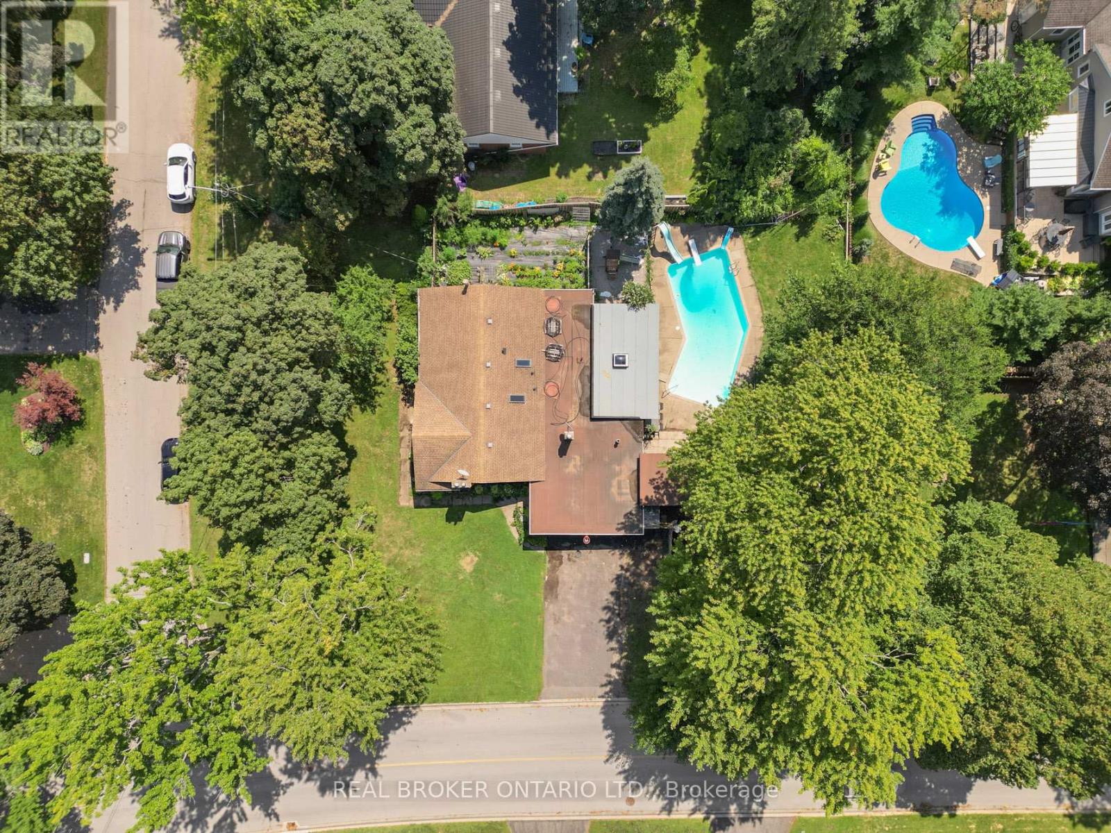 20 ALAN CRESCENT - 36