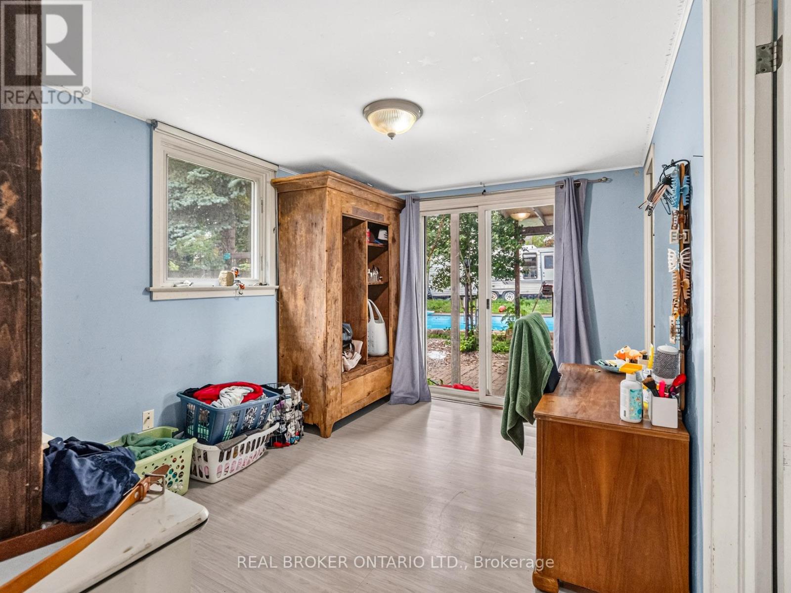 20 ALAN CRESCENT - 9