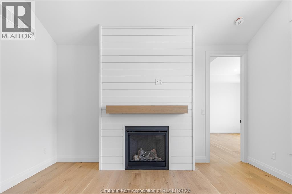 30 ROSEWOOD CRESCENT - 10