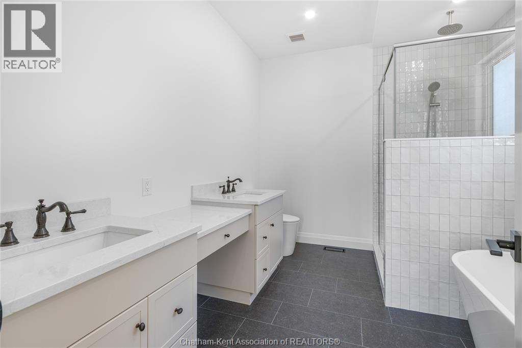 30 ROSEWOOD CRESCENT - 23