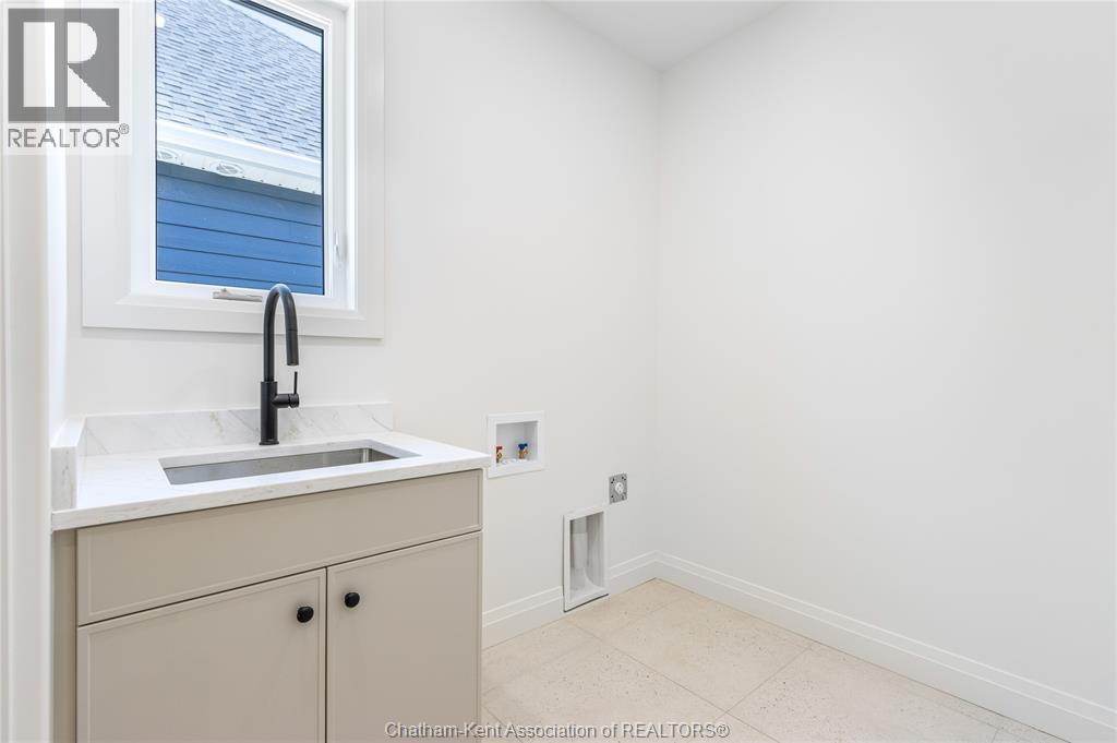 30 ROSEWOOD CRESCENT - 31
