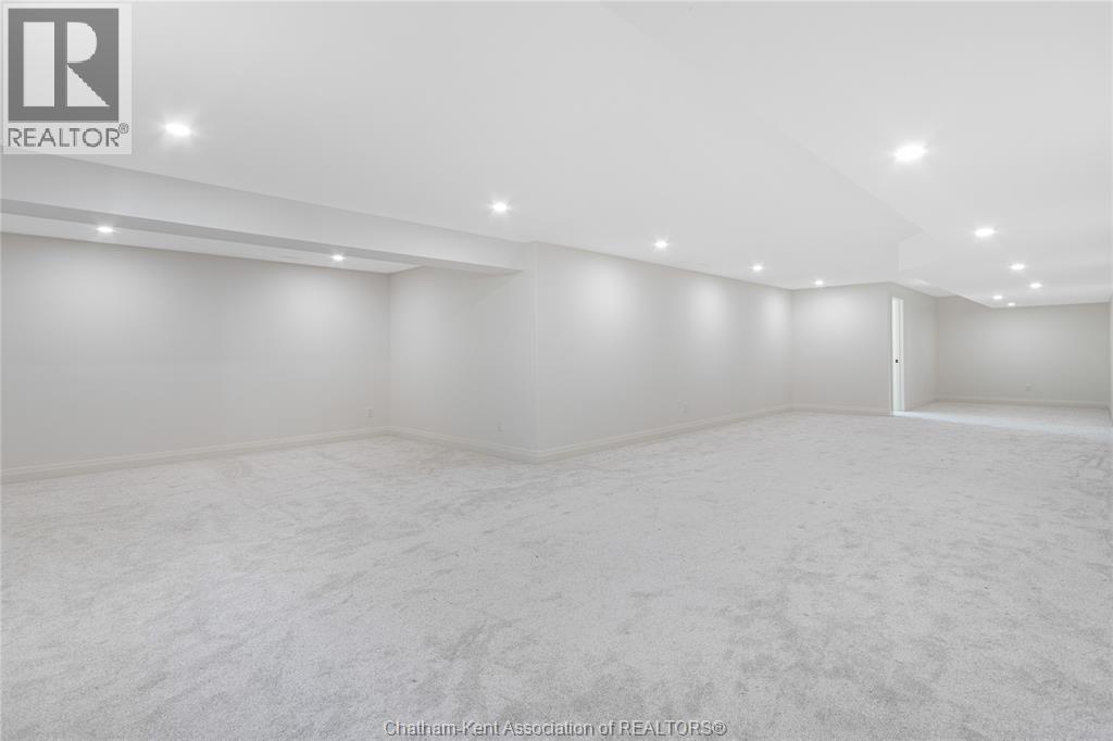 30 ROSEWOOD CRESCENT - Image 32