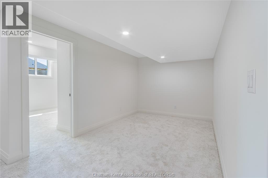 30 ROSEWOOD CRESCENT - 36