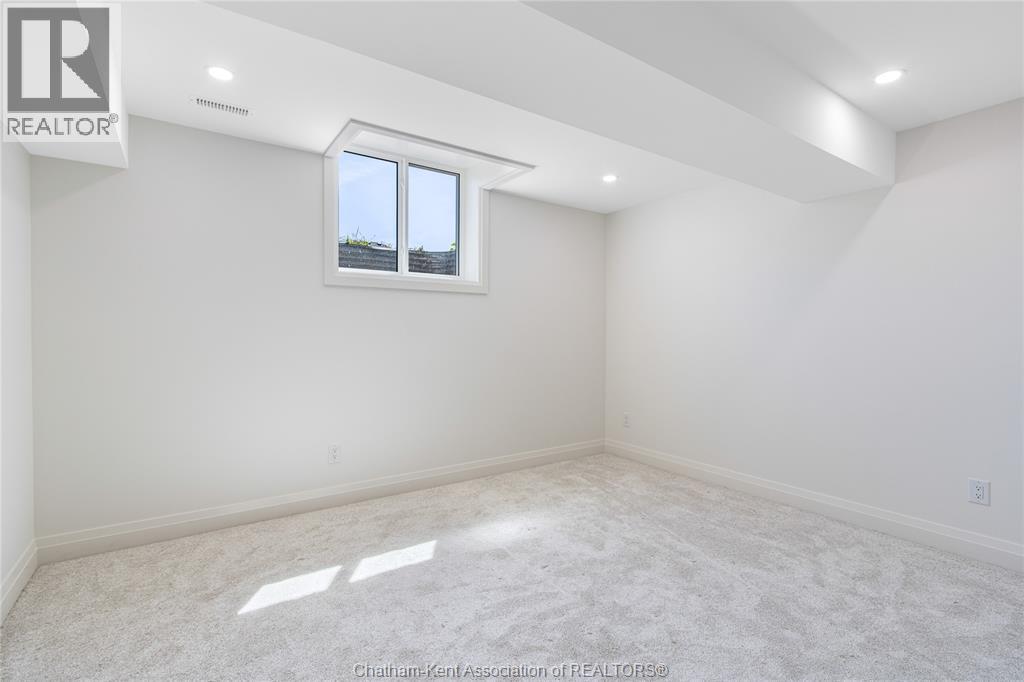 30 ROSEWOOD CRESCENT - Image 37