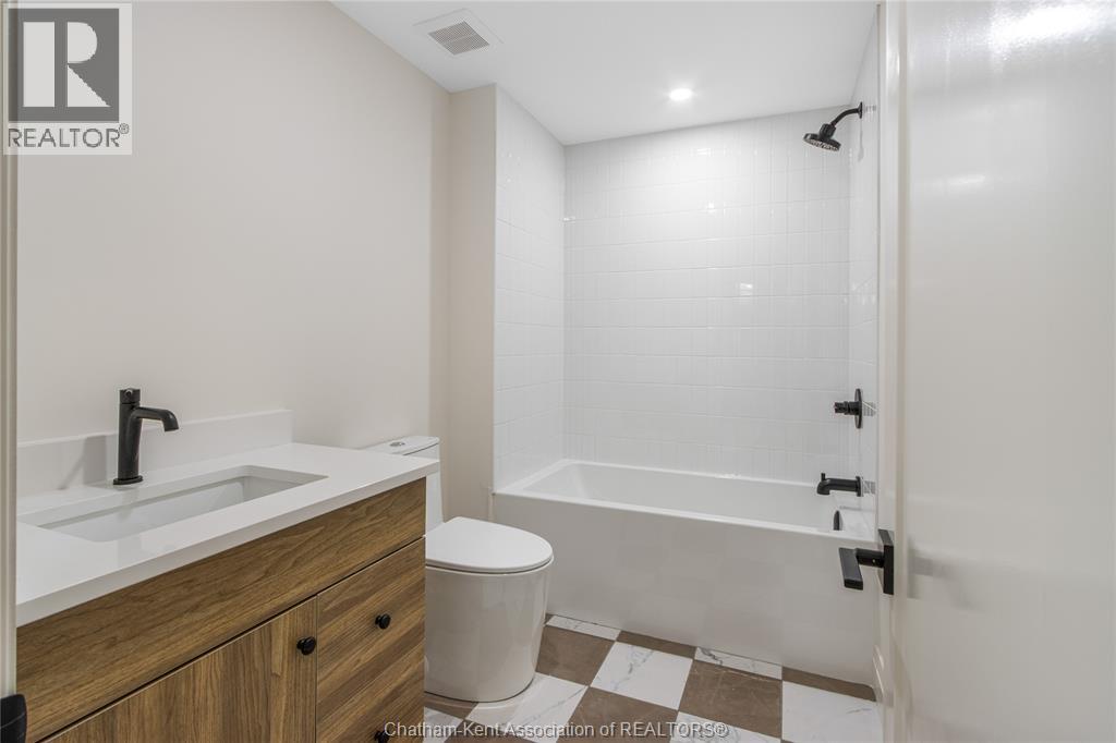 30 ROSEWOOD CRESCENT - Image 39