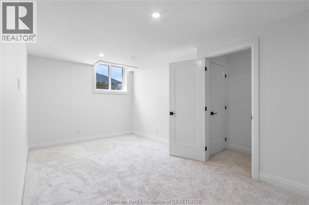 30 ROSEWOOD CRESCENT - 40