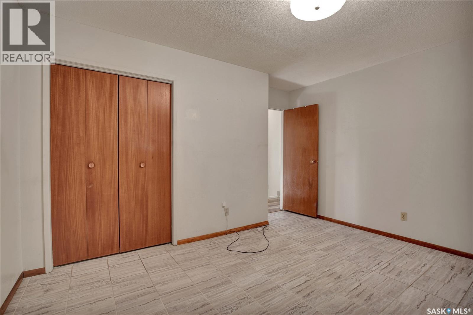 3166 Eastview - 12