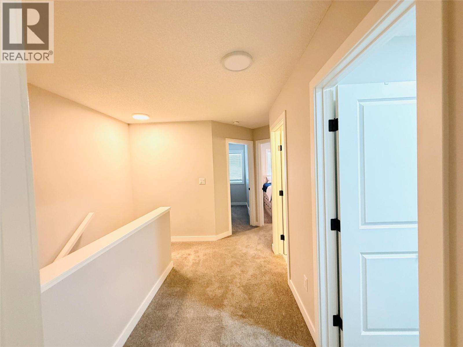 #2 4883 Stanley Street - 20