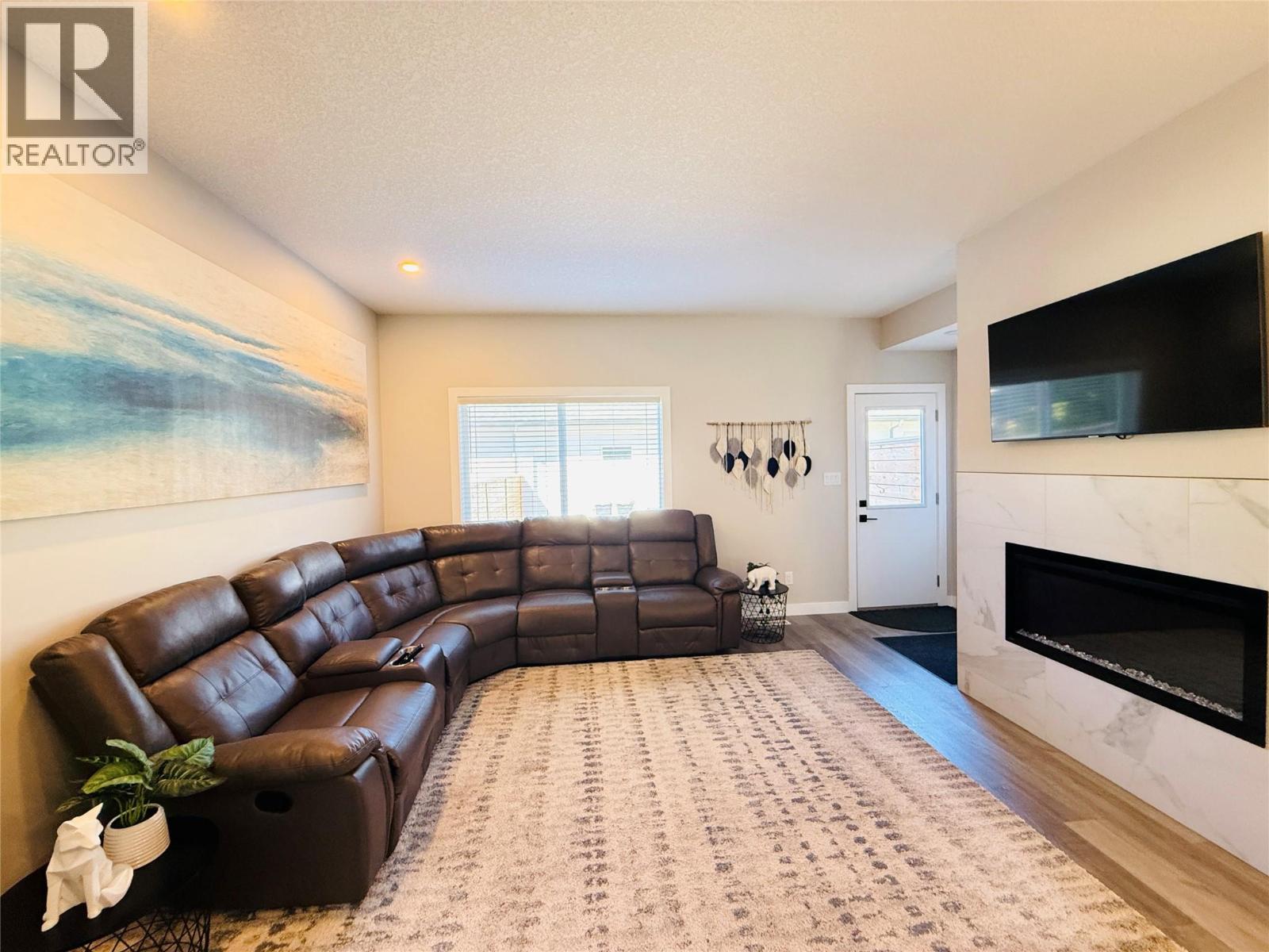 #2 4883 Stanley Street - Image 15