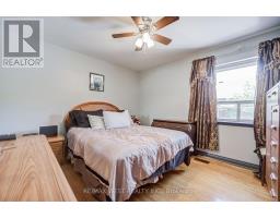 65 Ridge Point Crescent, Toronto, ON M6M2Z7 Photo 19
