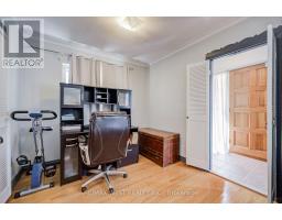 Kitchen - 65 Ridge Point Crescent, Toronto, ON M6M2Z7 Photo 7