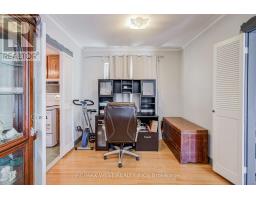 Family room - 65 Ridge Point Crescent, Toronto, ON M6M2Z7 Photo 8