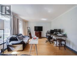 65 Ridge Point Crescent, Toronto, ON M6M2Z7 Photo 11
