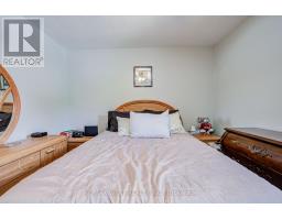 65 Ridge Point Crescent, Toronto, ON M6M2Z7 Photo 20