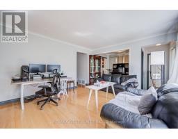 65 Ridge Point Crescent, Toronto, ON M6M2Z7 Photo 12