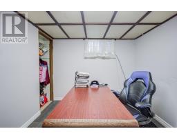 65 Ridge Point Crescent, Toronto, ON M6M2Z7 Photo 31