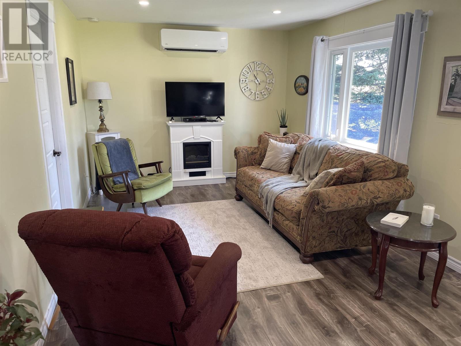 404 FORTUNE COVE Road - Image 7