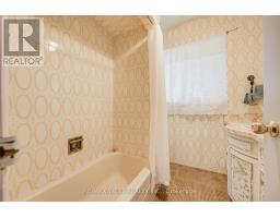 65 Ridge Point Crescent, Toronto, ON M6M2Z7 Photo 24