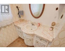 65 Ridge Point Crescent, Toronto, ON M6M2Z7 Photo 25