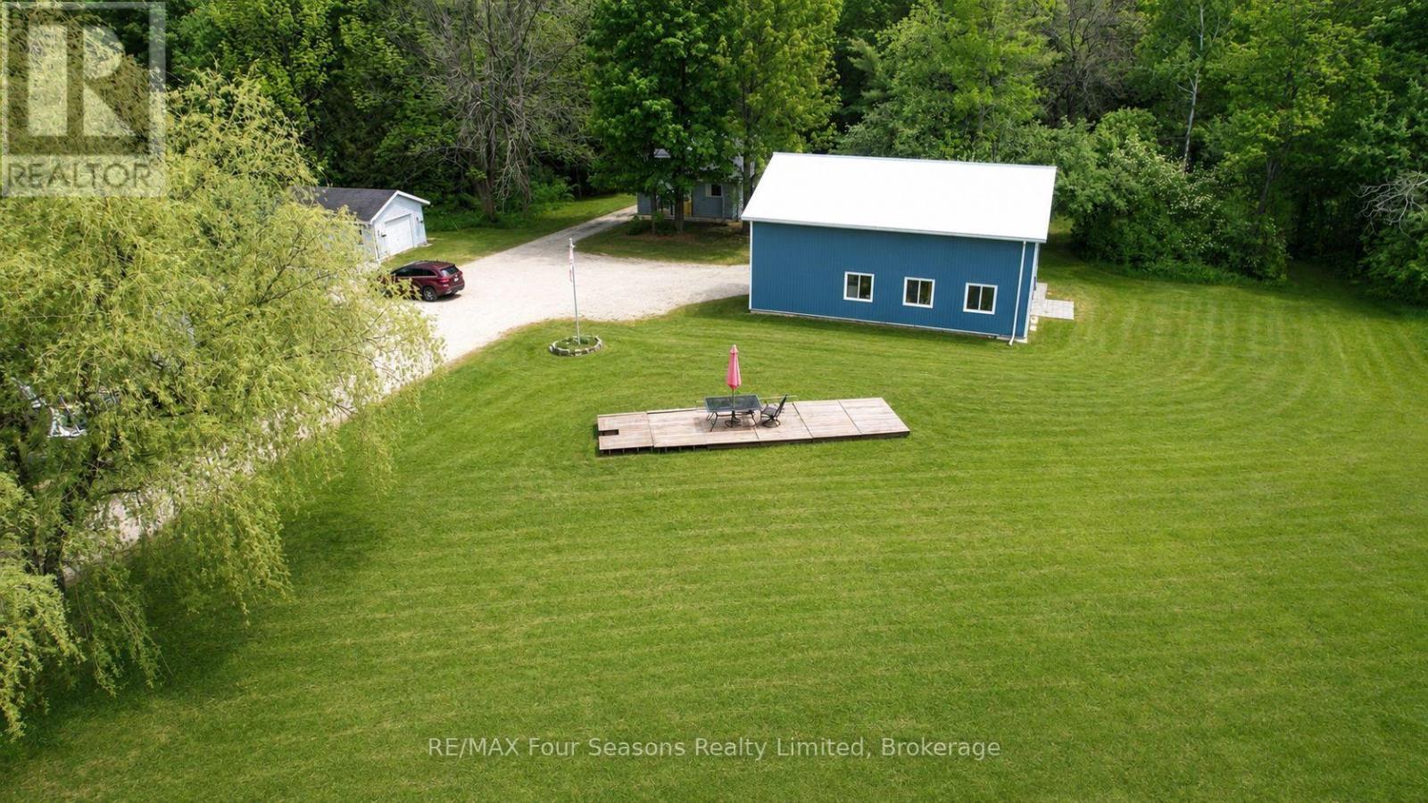 194543 SIDEROAD 30NDR SIDE ROAD N - 2