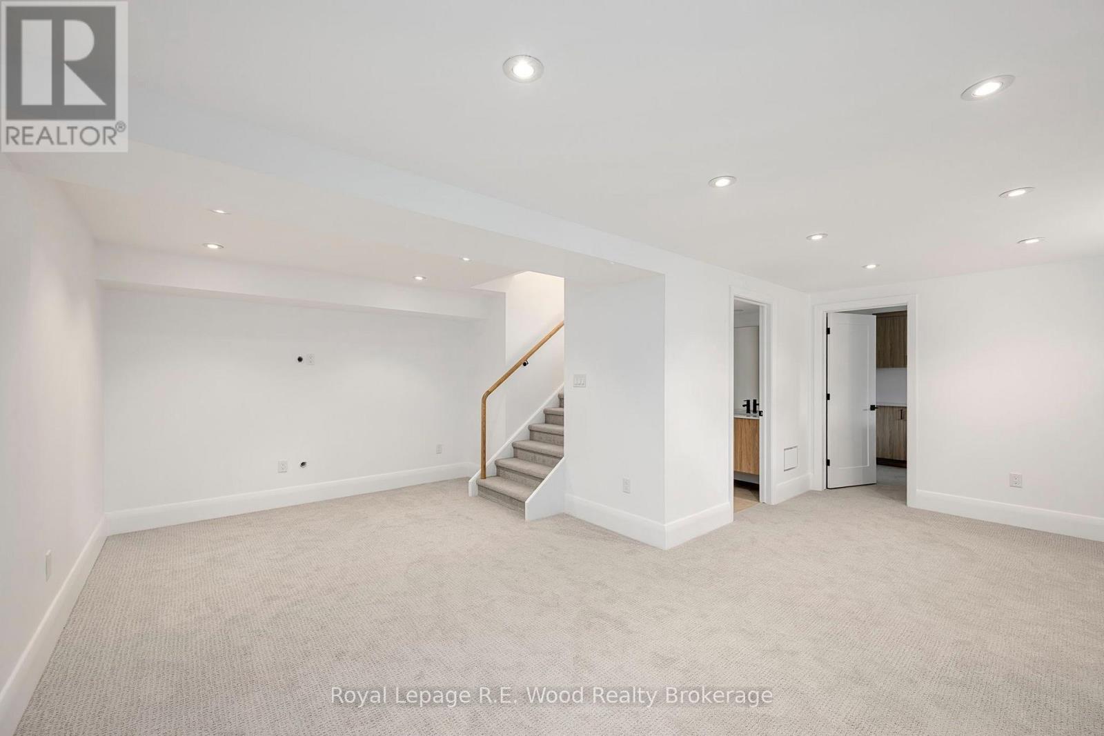 14 LUNDY LANE - 31