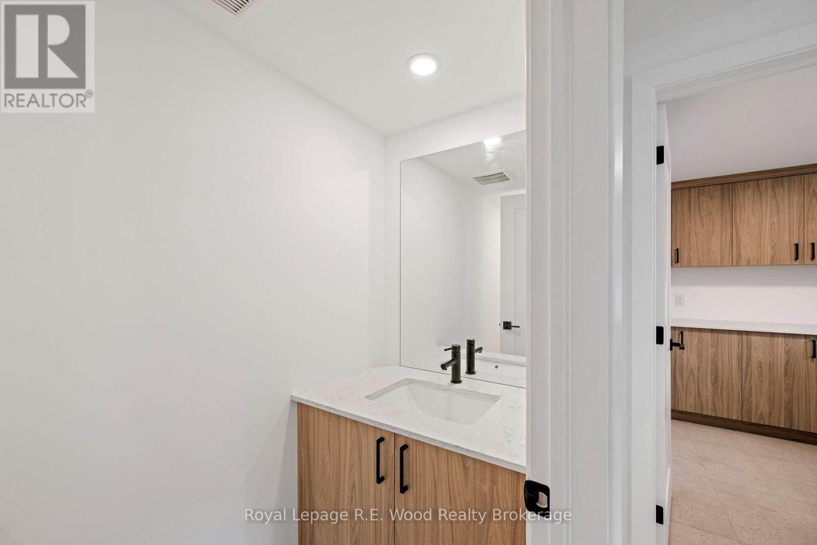 14 LUNDY LANE - Image 36