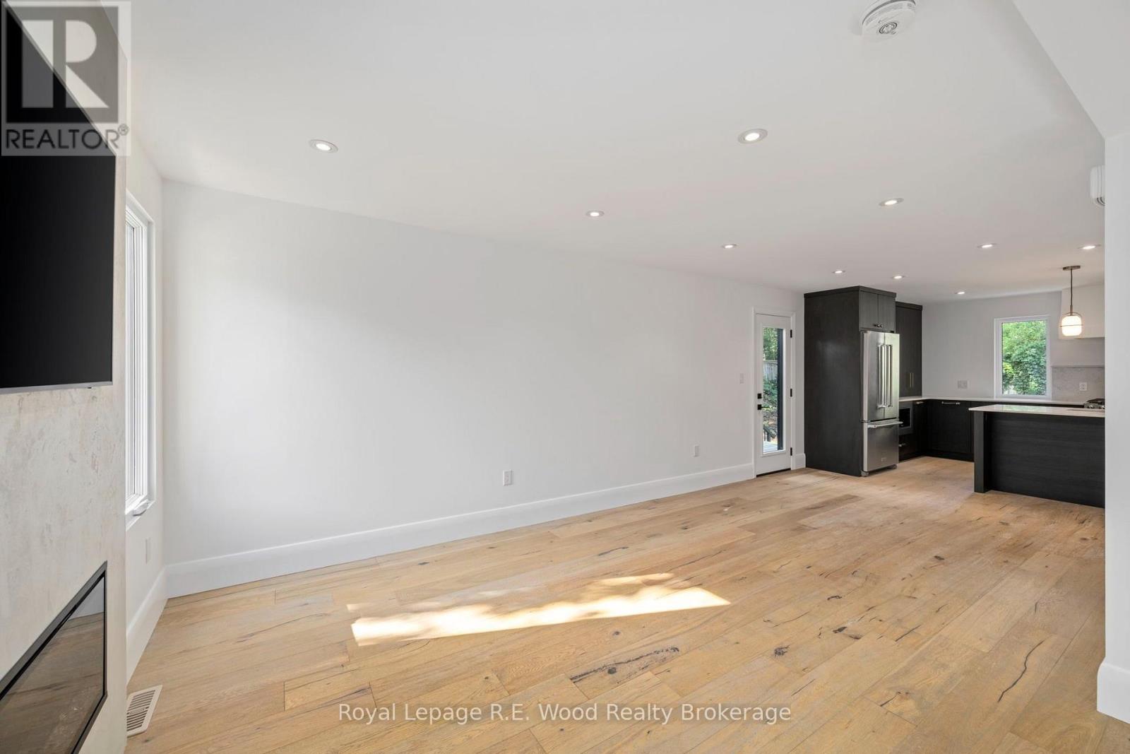 14 LUNDY LANE - 7