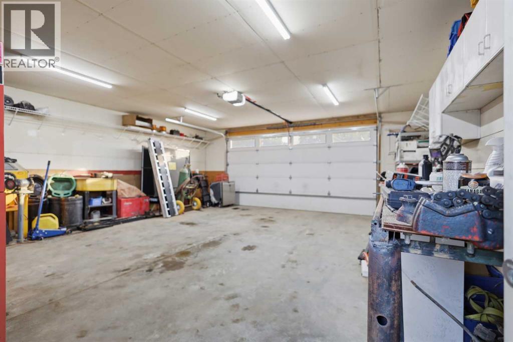 Listing photo – 3814 58 Avenue, Red Deer