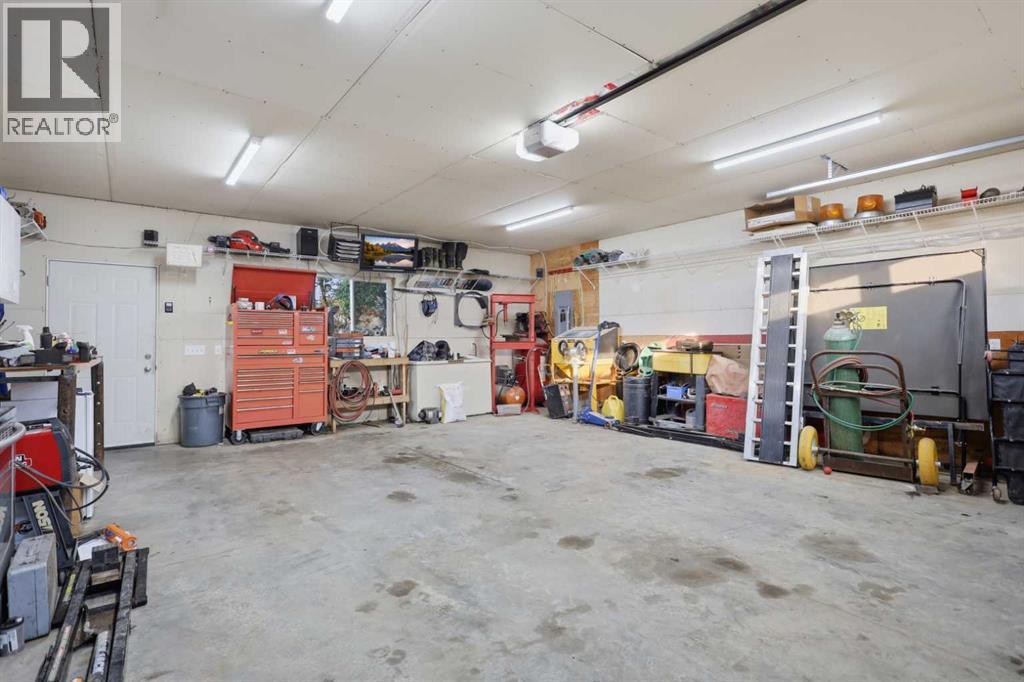 Listing photo – 3814 58 Avenue, Red Deer