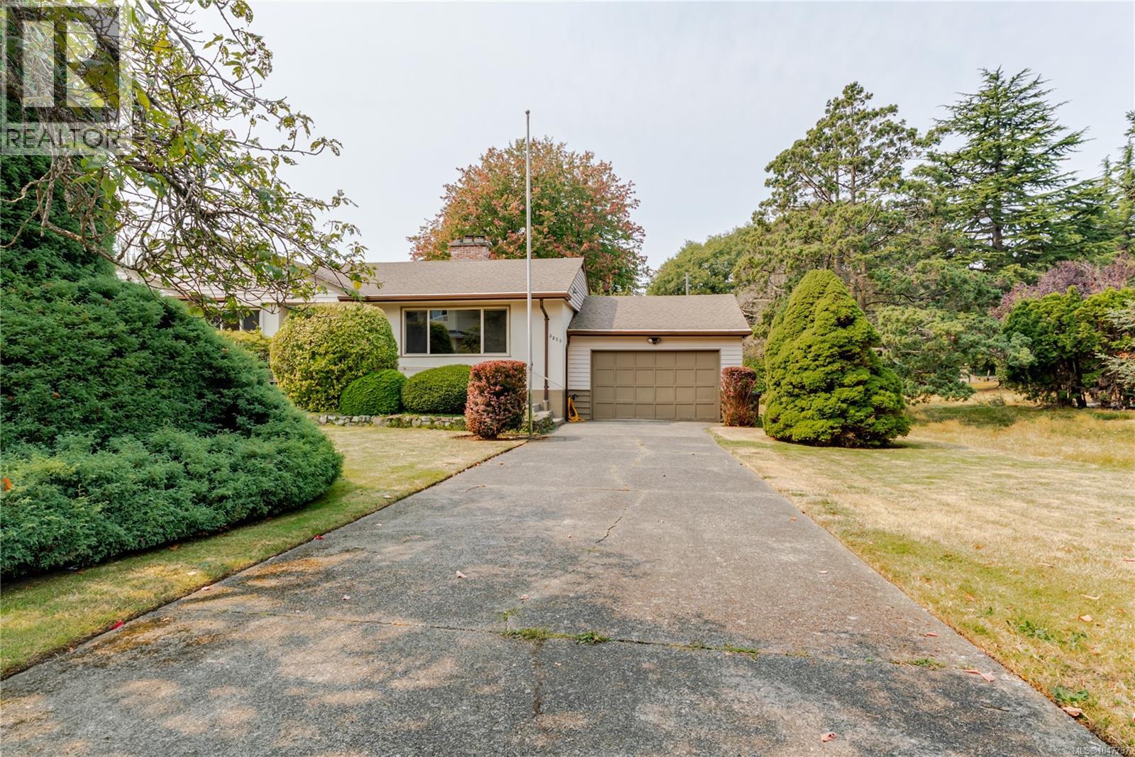 3278 Henderson Rd - 2