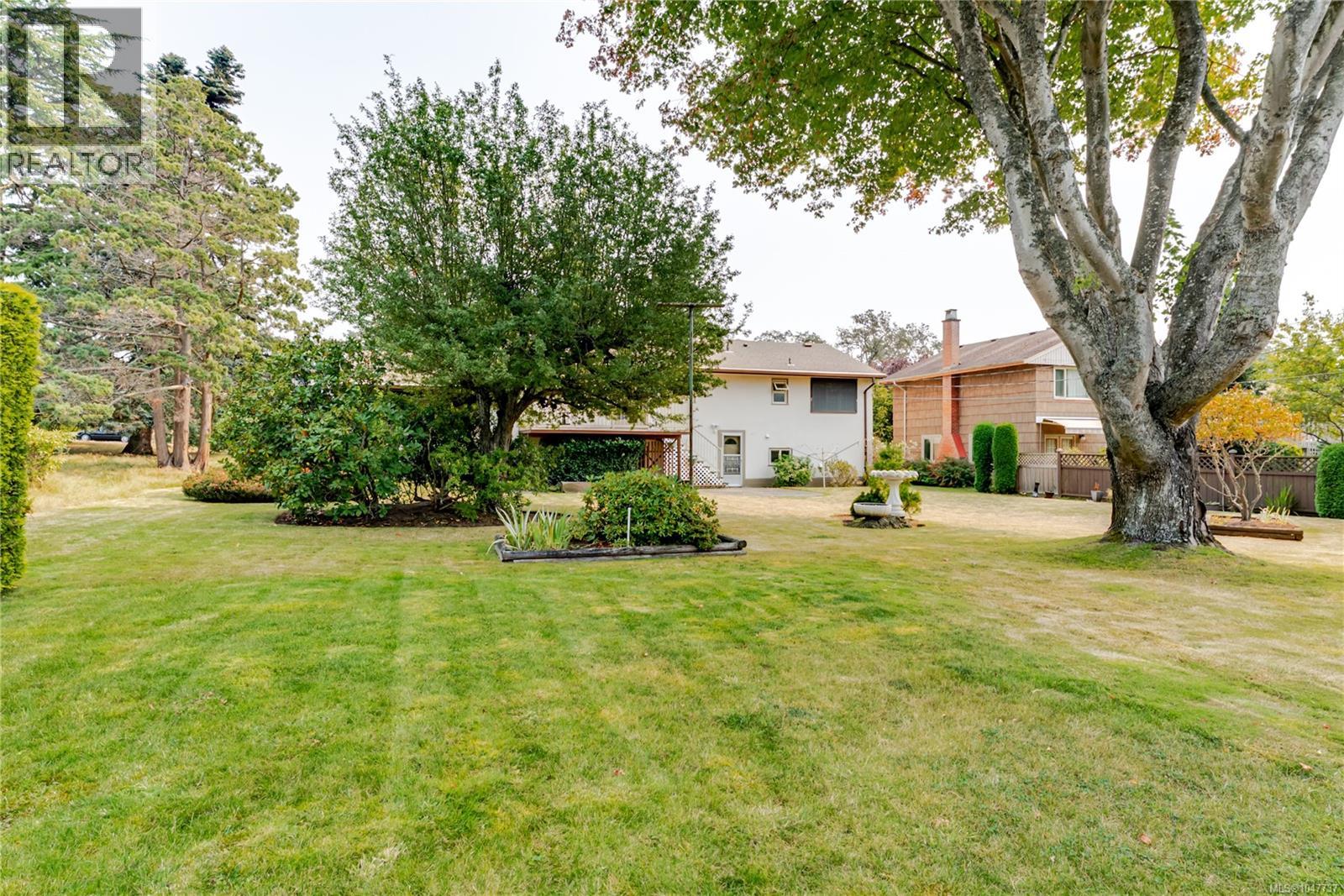  3278 Henderson Road, Oak Bay