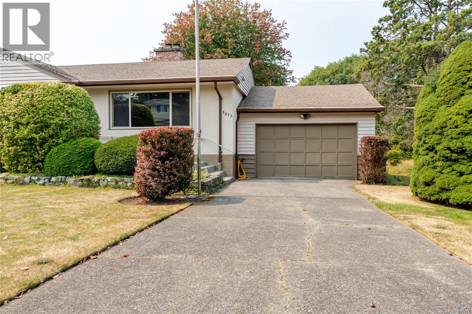  3278 Henderson Road, Oak Bay