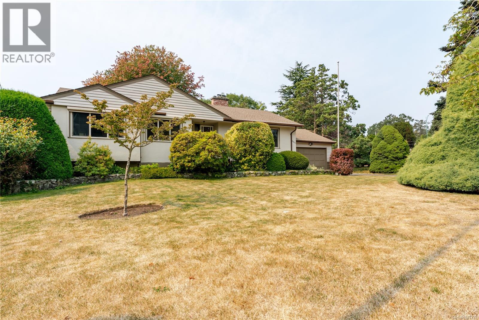  3278 Henderson Road, Oak Bay
