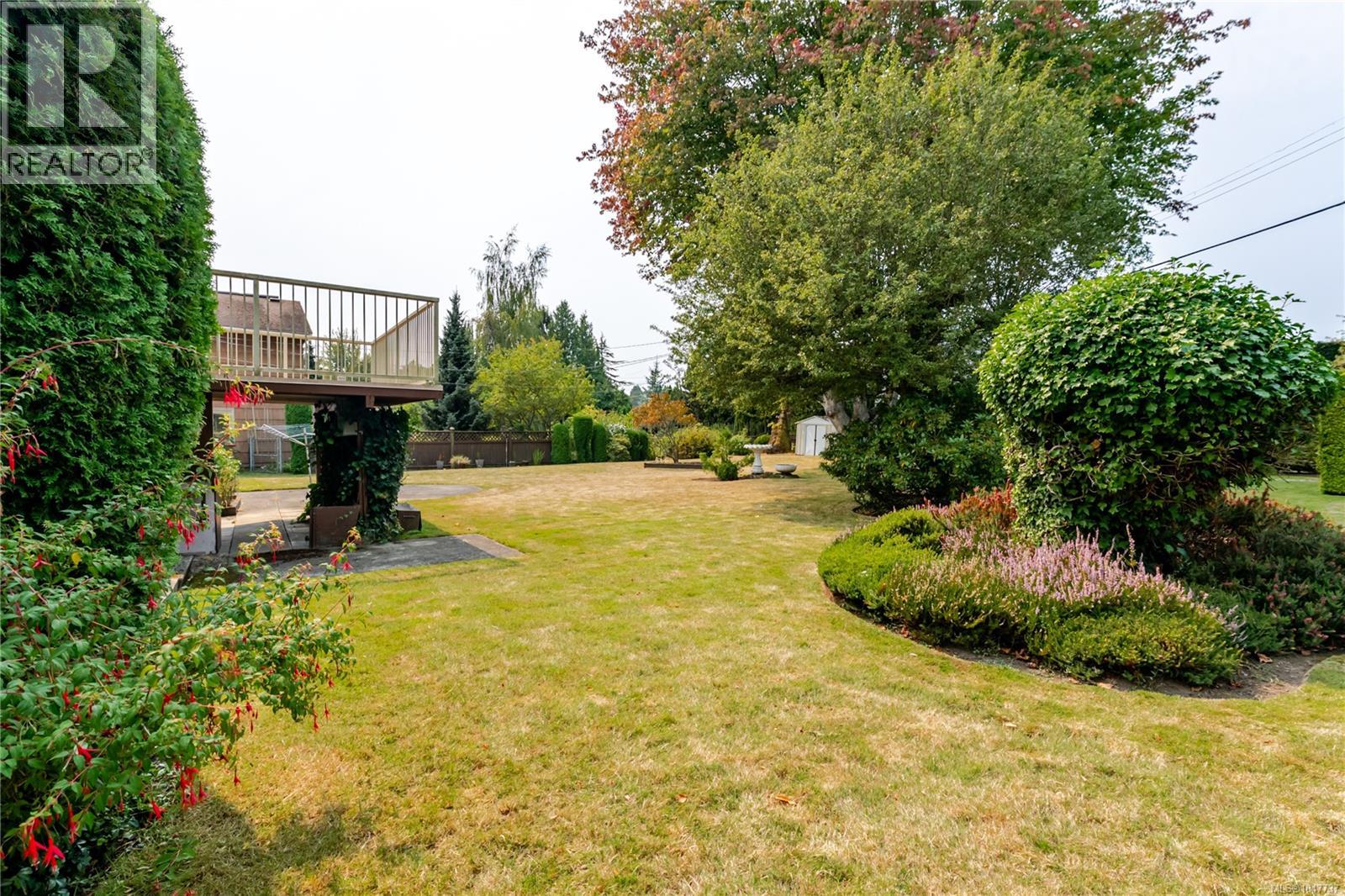 3278 Henderson Rd - 37