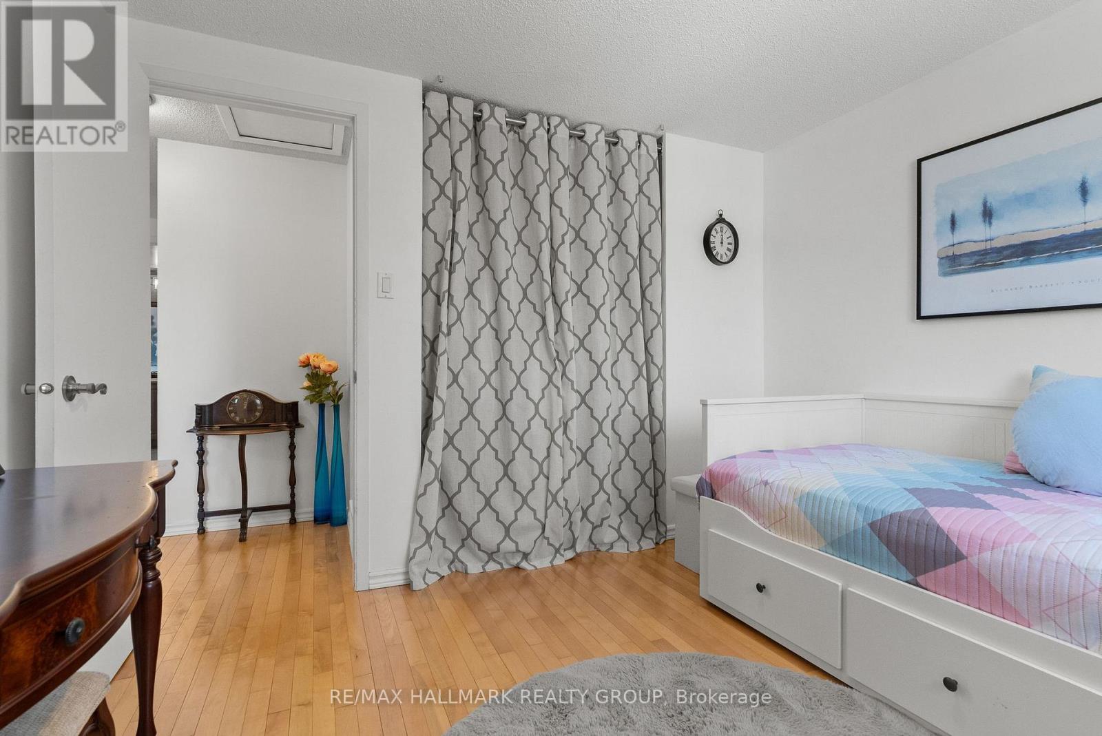 48 SAMPLE ROAD - Image 21
