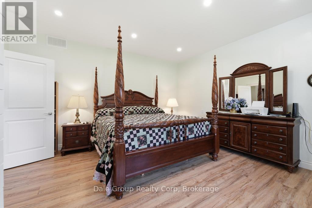38824 VIENNA STREET - Image 17