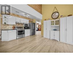 Kitchen - 258 Lakeside Trail, Magnetawan, ON P0A1P0 Photo 11