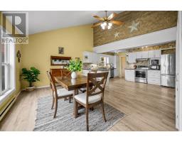 Games room - 258 Lakeside Trail, Magnetawan, ON P0A1P0 Photo 8