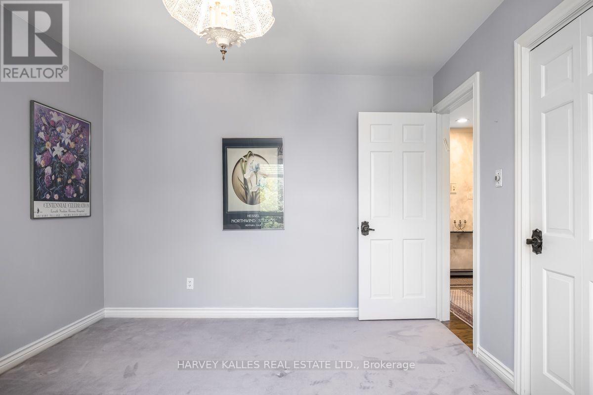 30 COREYDALE COURT - 25