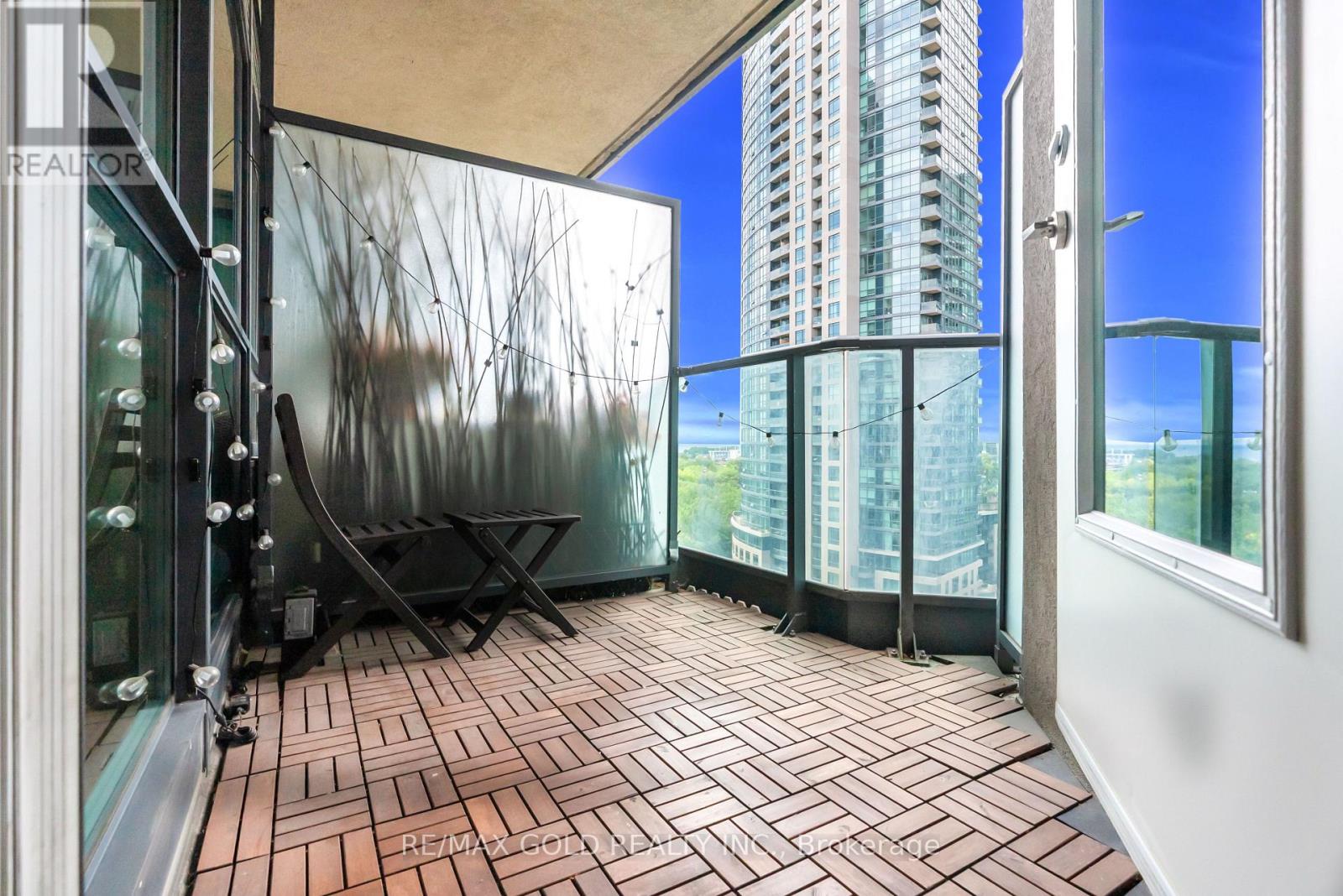 #1357 209 FORT YORK BOULEVARD - 30