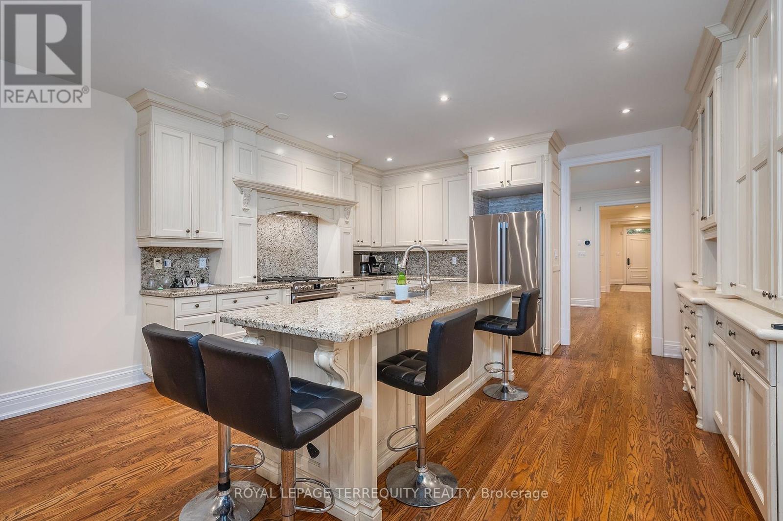 329 WALMER ROAD - 10